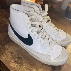 Nike mid blazers 77